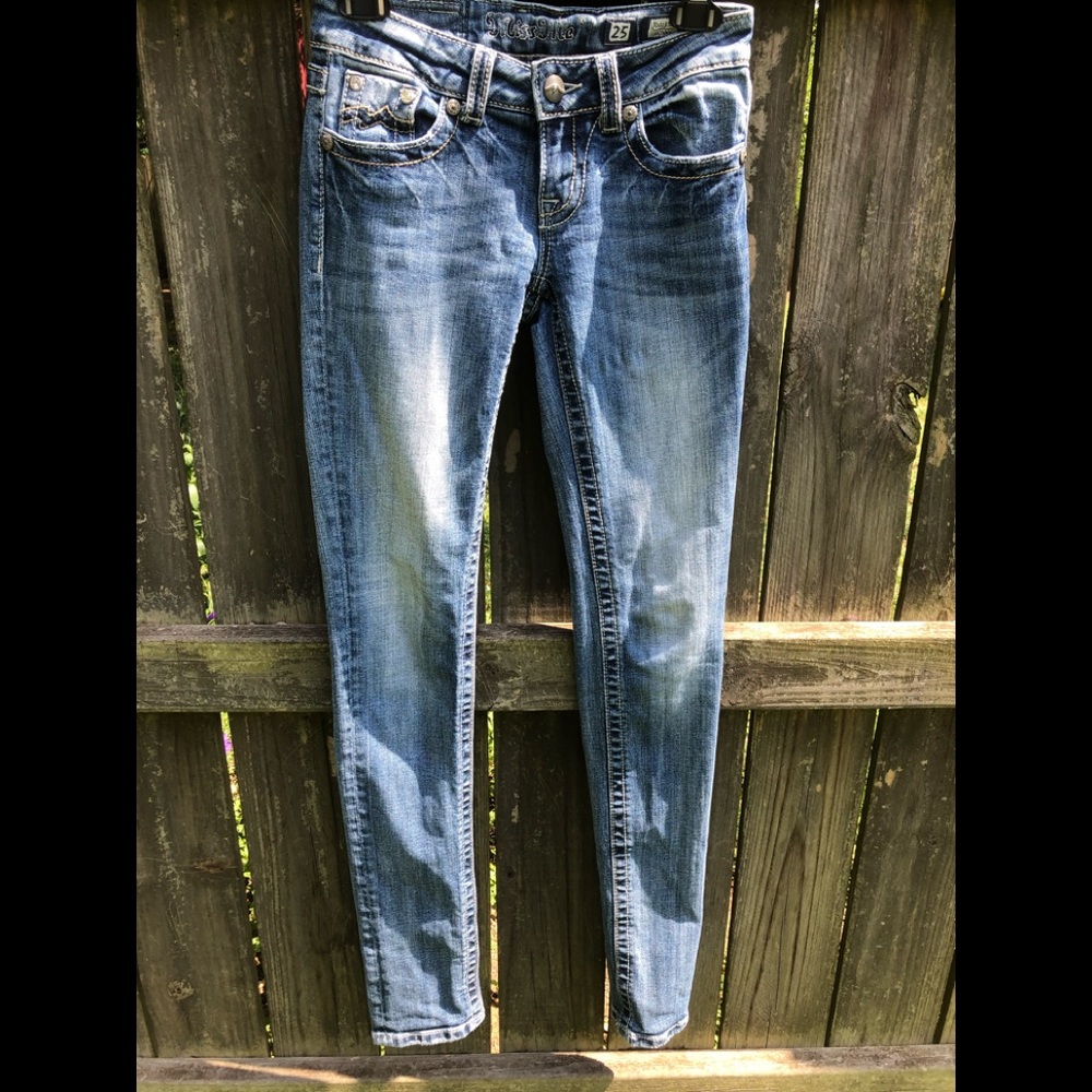 Miss Me Skinny Jeans Style JD10372